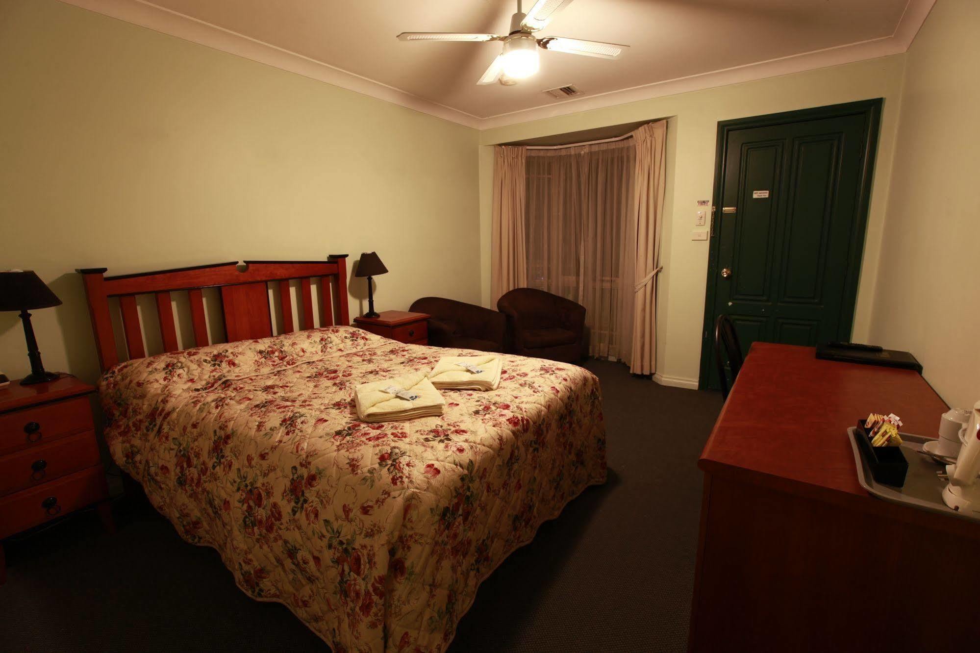 Miranda Lodge Camberra Exterior foto